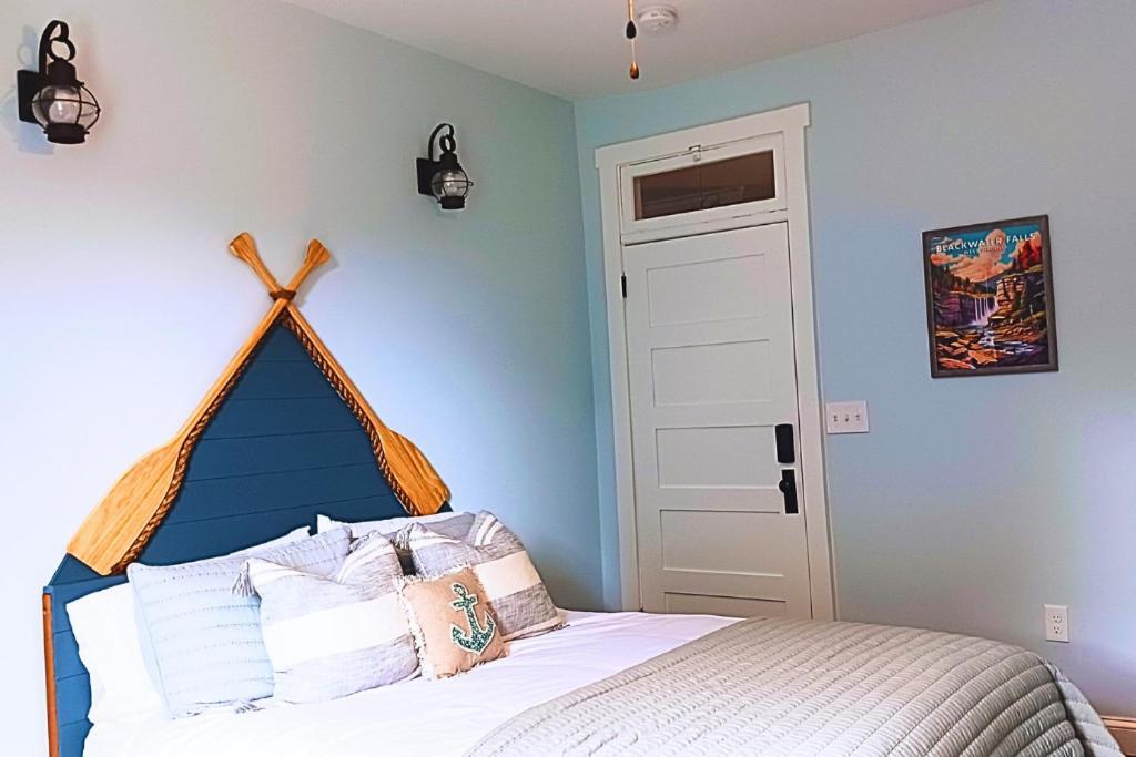 بيركلي سبرينغز The Grand Castalian Inn Bed And Breakfast المظهر الخارجي الصورة